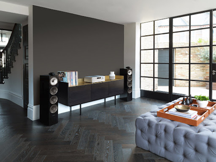 Bowers & Wilkins 702 S2