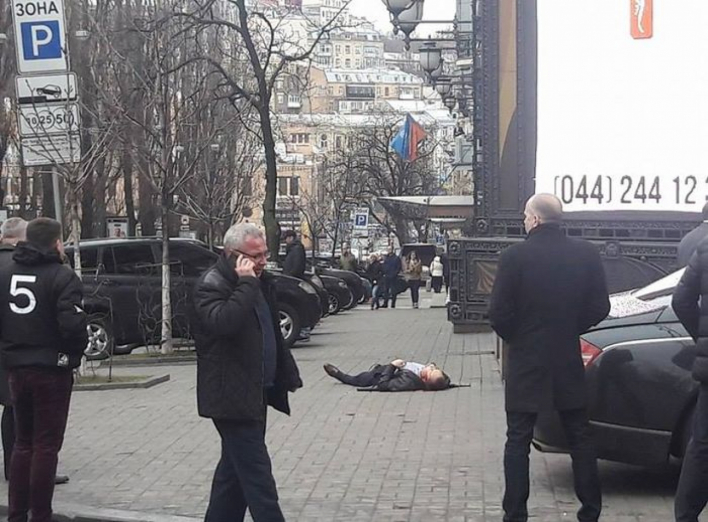 В центре Киева средь бела дня застрелили двоих человек
