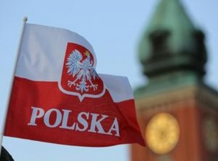 Польша вводит платные разрешения на работу