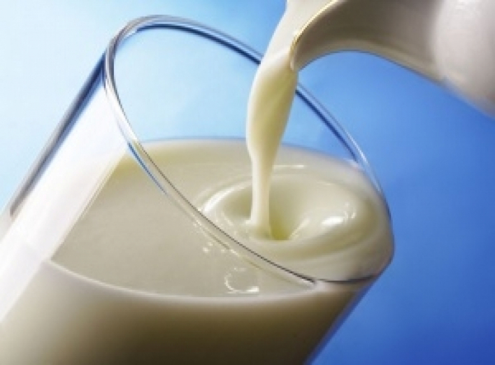 Подозревают фальшивку. В Чернигове проверят качество молока для детских садов