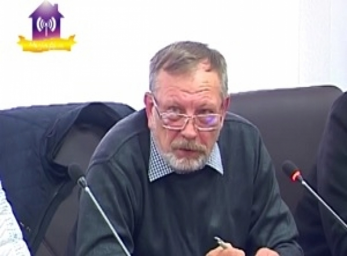 У виконкомі відбулась загальноміська нарада де розглядались питання боргів за послуги ЖКЦ, реструктуризації боргів, початок опалювального сезону та медицинської реформи. Головний інженер КП УЖКГ підтвердив, що технічно вони готові до включення опалення.