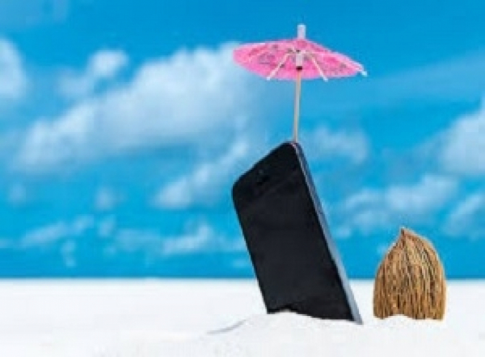 Как защитить смартфон от песка и влаги на пляже