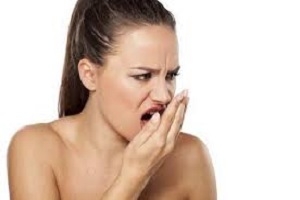 Чому з’являється поганий запах з рота