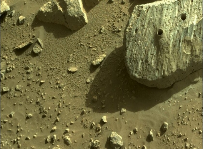 Марсохід з успіхом добуває грунт з Марсу