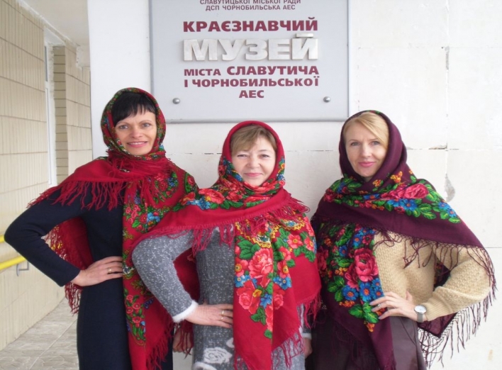   Як у Славутичі відзначали День української хустки фото