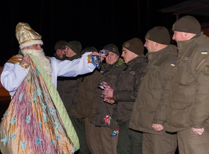 Святий Миколай привітав військовослужбовців фото