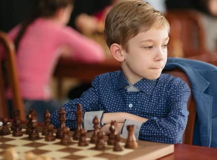Юный шахматист выиграл суперфинал Гран-при по шахматам фото