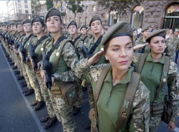 Перехідна норма для жінок або військові збори за бажанням фото