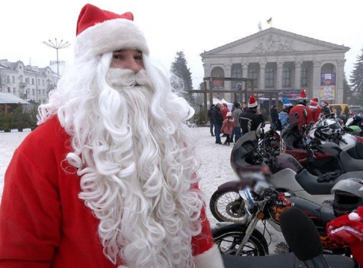 Новорічний мотопробіг на честь Нового року відбувся у Чернігові фото