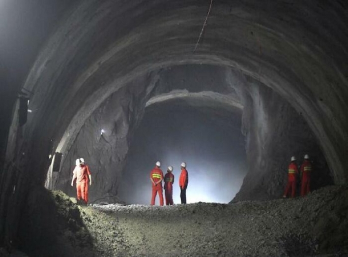 Куда и зачем Китай строит тоннель фото
