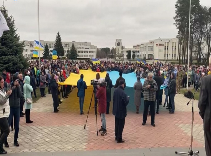 Увага! У Славутичі триває проукраїнська акція підтримки окупованого Енергодара фото