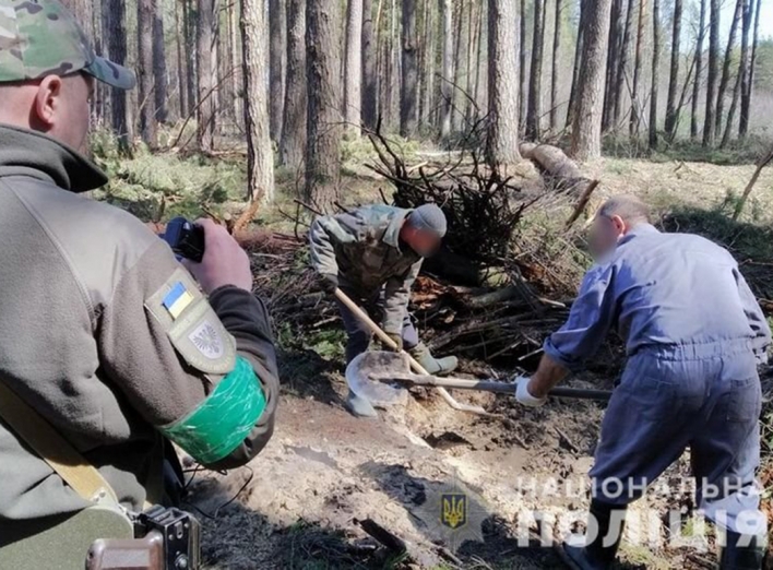 Поліцейські Чернігівщини розкрили подвійне вбиство, скоєне ще до війни фото