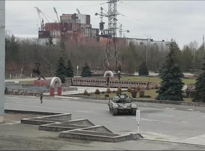 "Шланги з вибухівкою залишили окупанти у Чорнобильській зоні, щоб звільнити місце для краденого металу ", - Нацполіція (відео) фото