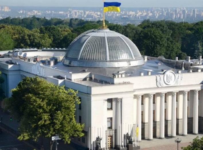 У Верховній Раді України пропонують відправити на фронт депутатів і чиновників фото