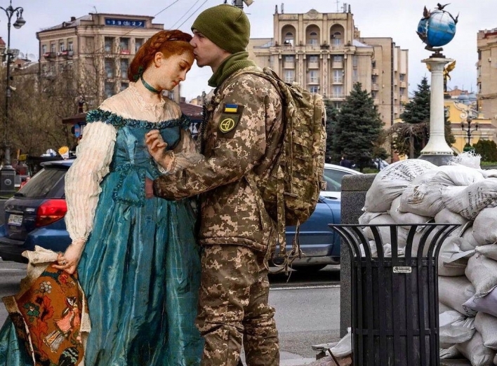 Серію робіт, присвячену темі війни в Україні, створила французська художниця фото