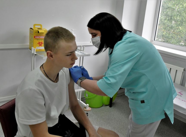 Чи можна у Славутичі вакцинуватись другою бустерною дозою?
