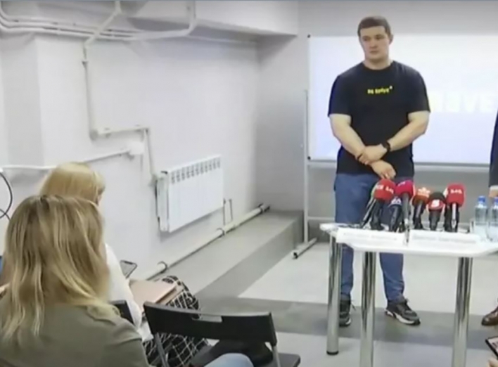 3.5 тисячі українських шкіл отримають роутери для навчання у бомбосховищах фото