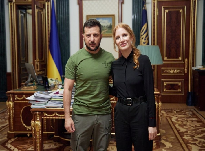 До України завітала американська акторка Джессіка Честейн фото