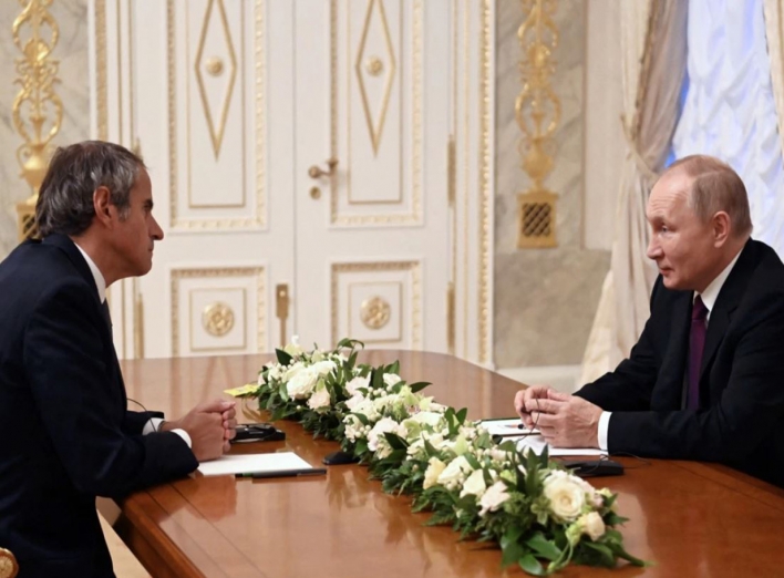 Москва «відкрита до діалогу» щодо Запорізької АЕС, про це заявив під час зустрічі Путін голові МАГАТЕ фото