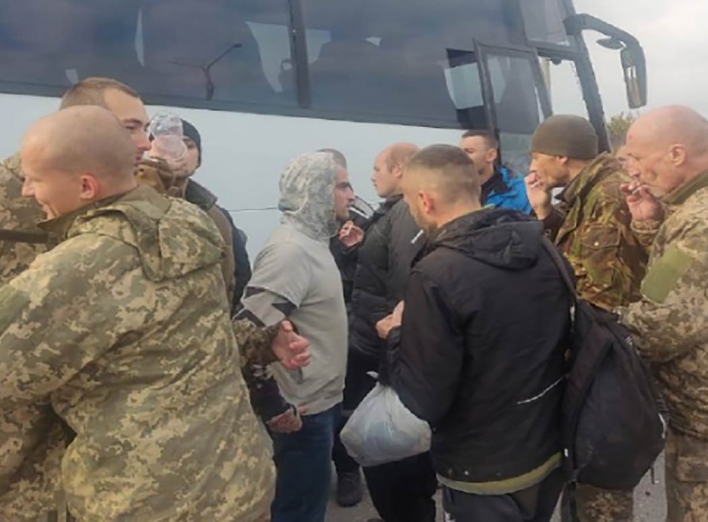 Серед 52-х звільнених з російського полону є військові з ЧАЕС ( списки, фото, відео) фото