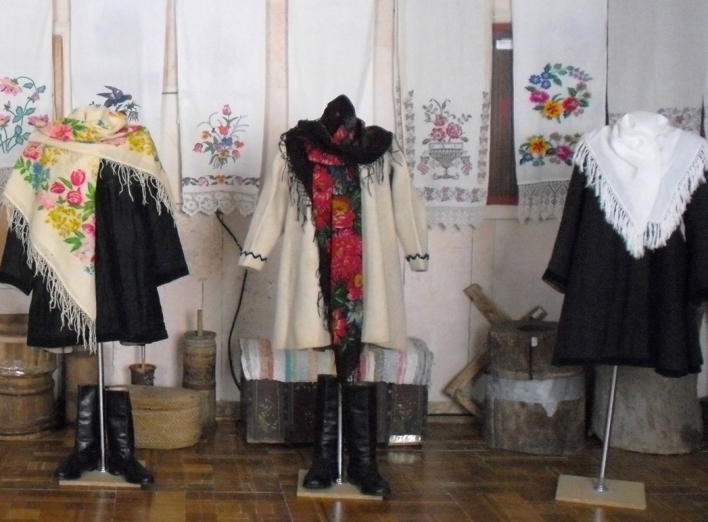 Відвідайте виставку верхнього одягу «Як одягалися українці у холодну пору року» у Славутичі  фото