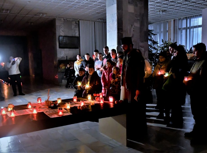 У Славутичі запалили свічку пам'яті (фото) фото