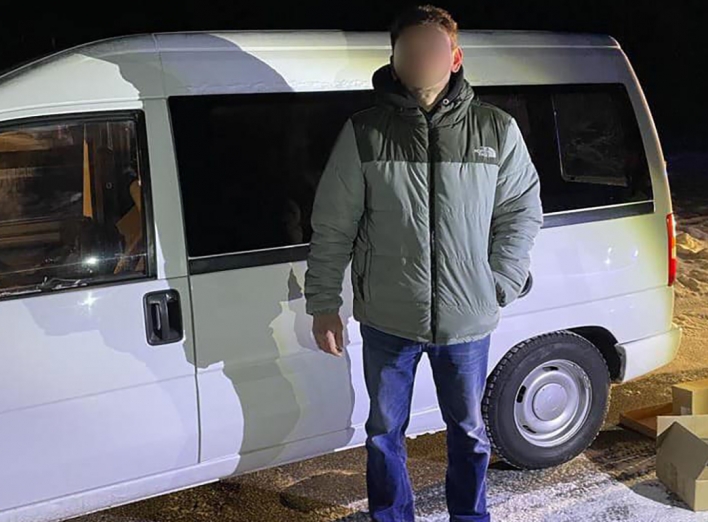  Напідпитку і зі зброєю в автівці: поліція Славутича затримала правопорушника фото