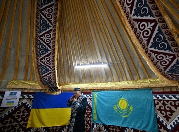 "Юрти незламності" облаштовує Казахстан в Україні фото