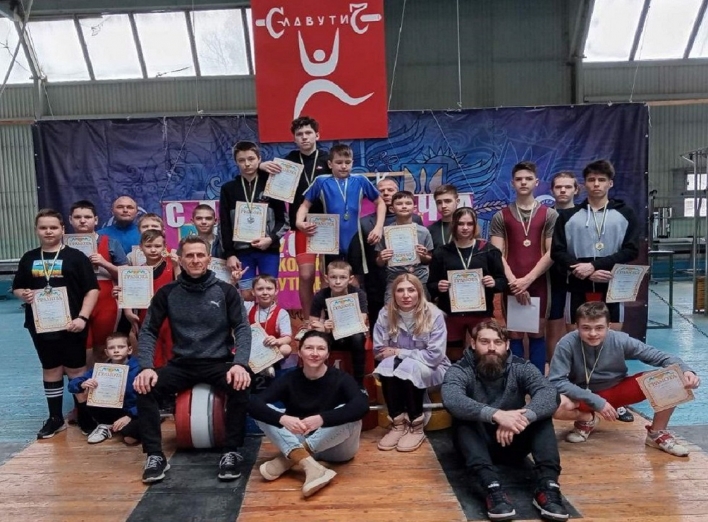 У Славутичі відбулися змагання з важкої атлетики фото