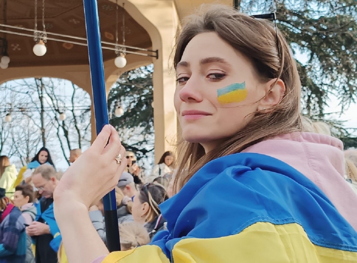 Мітинг при свічках, з прапорами у церкві – у країнах світу пройшли акції на підтримку України (фото) фото