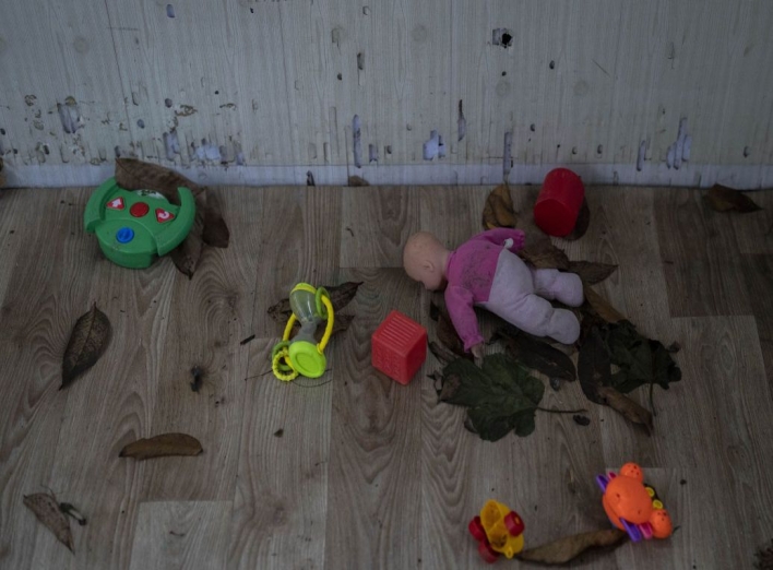 Викраденим в Україні неповнолітнім окупанти говорили, що вони тепер "діти Росії" фото