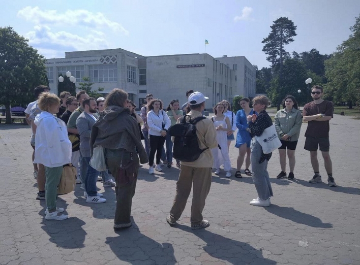 Столичні студенти-дослідники відвідали Славутич фото