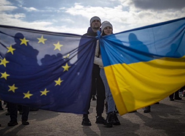 Розвінчуємо 5 найпоширеніших стереотипів про українців у Європі фото