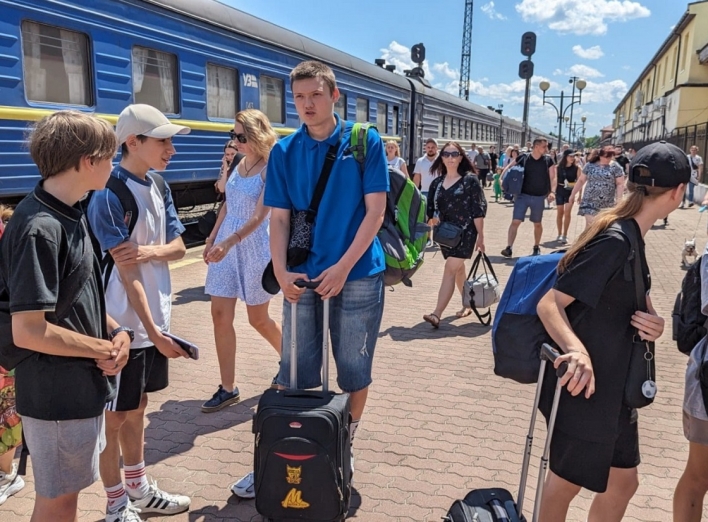 Славутицькі діти відправились на відпочинок до Карпат