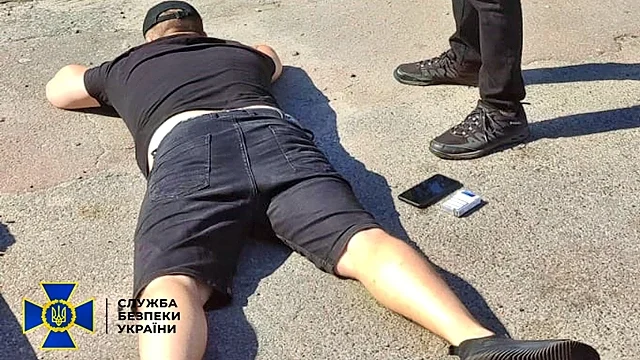 СБУ затримала злочинців-рекетирів, що тероризували мешканців Чернігівщини фото