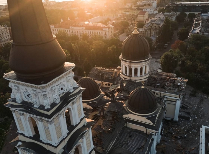 Нічний обстріл Одеси: руйнувань зазнали 40 будівель, серед них найбільший православний храм міста фото