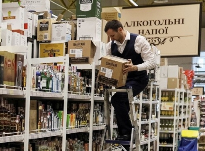 В Україні підвищують вартість алкоголю фото