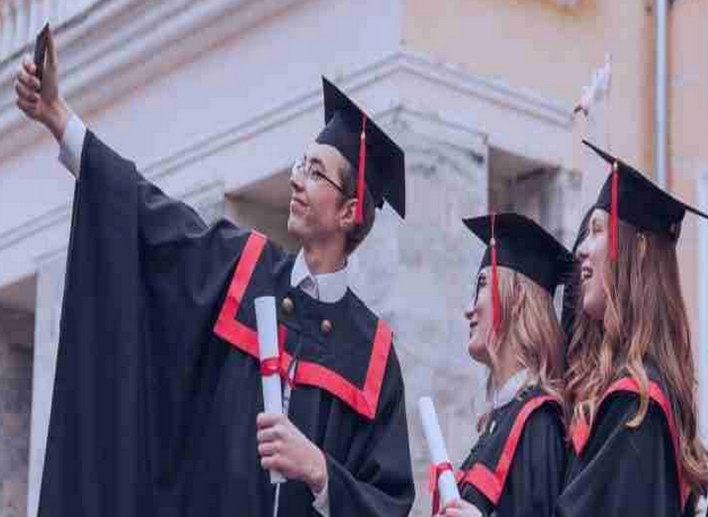 Соціальні та культурні переваги університетського диплома
