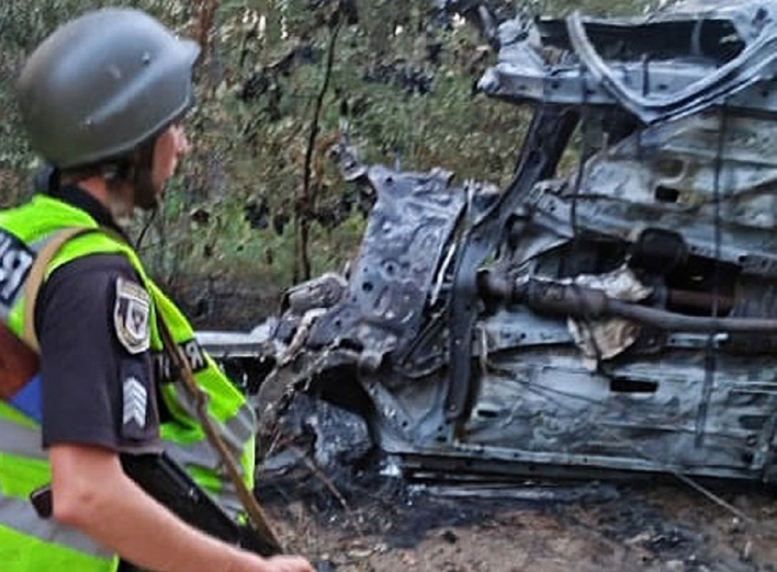 На Чернігівщині, на лісовій дорозі, автомобіль підірвався на міні - постраждало четверо осіб фото