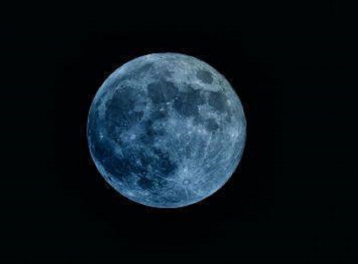 Блакитний Місяць у серпні: як і коли можна побачити яскраву суперповню 
