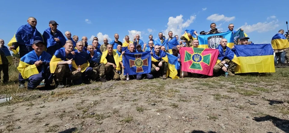 Наші вдома! Відбувся обмін полоненими - 95 українців повернулися додому фото №1