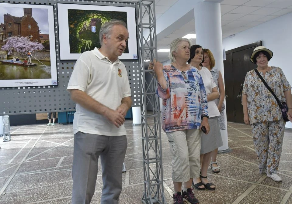 У Чернігівському Палаці культури відкрилася конкурсна фотовиставка "Київський літній фотовернісаж" фото №13