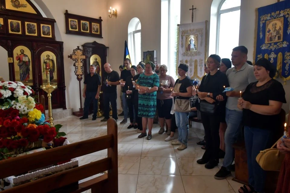 Славутич у жалобі: церемонія прощання з героєм України Романом Храпатим фото №23