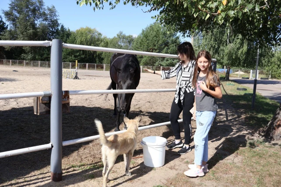 Коні, діти та подяка ЗСУ: як у Славутичі День Молоді відзначали фото №2