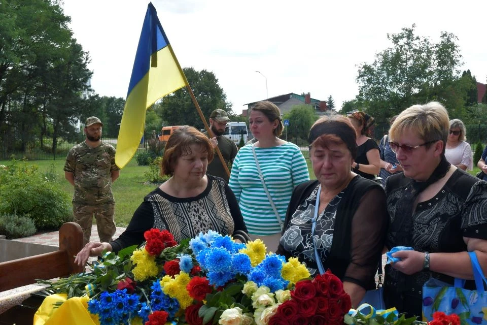 Славутич попрощався з Героєм Віталієм Січкарем фото №12