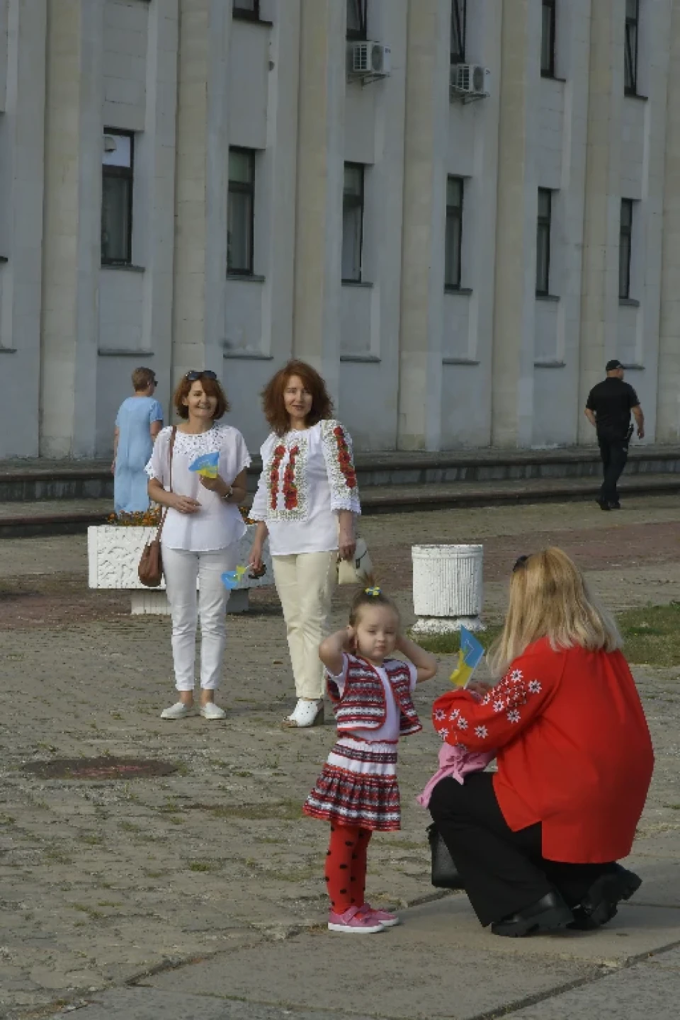 У Славутичі розгорнули 100-метровий прапор на честь Дня Державного Прапора України! фото №12