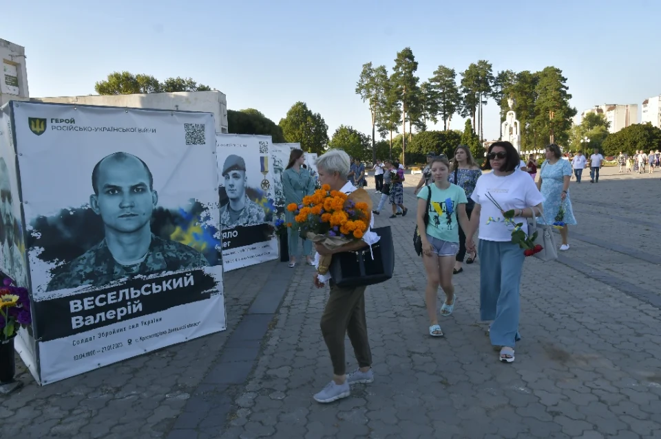 Славутич у День пам'яті захисників України: фоторепортаж з міських заходів фото №12