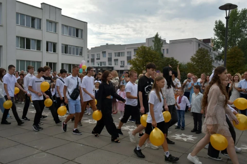 Друге вересня: початок нового навчального року в Славутицькому ліцеї "БезМеж" фото №15