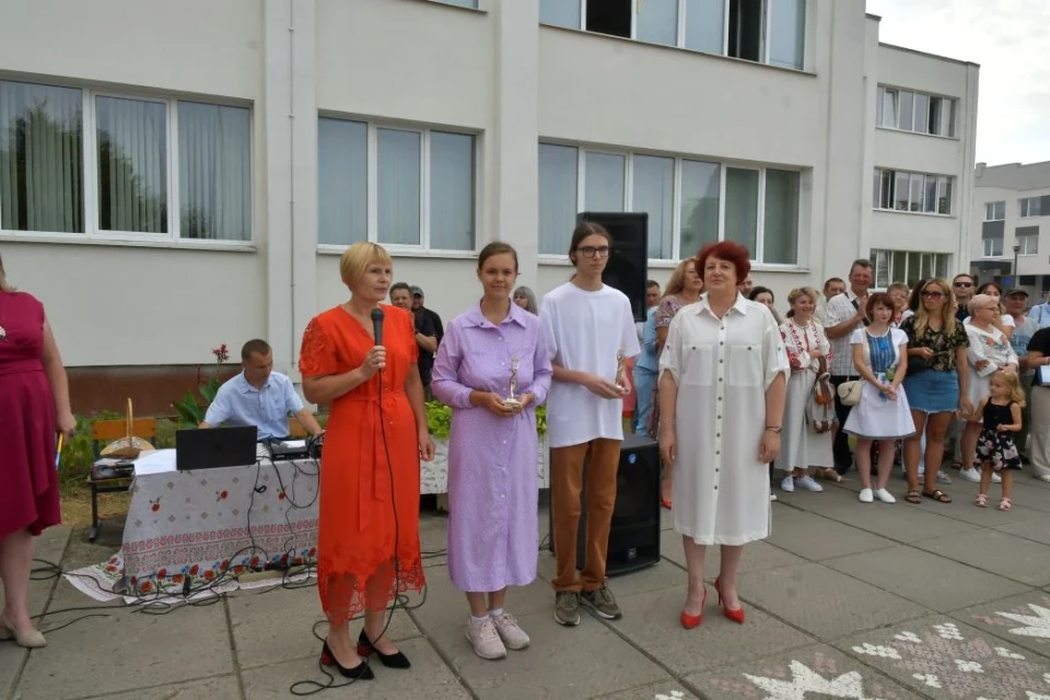 Друге вересня: початок нового навчального року в Славутицькому ліцеї "БезМеж" фото №26