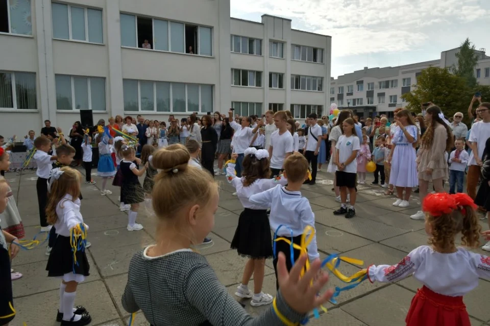 Друге вересня: початок нового навчального року в Славутицькому ліцеї "БезМеж" фото №30